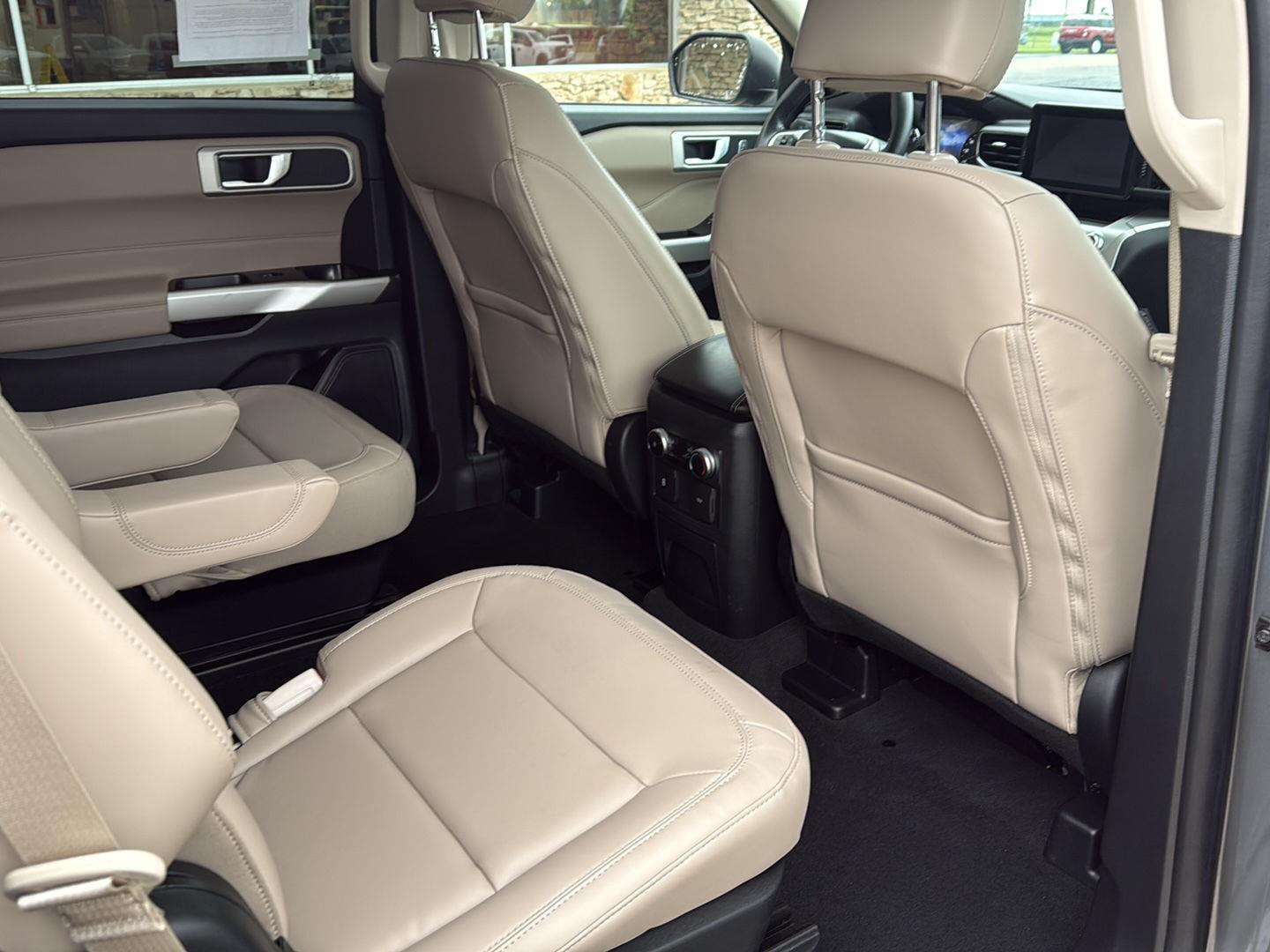 2022 Ford Explorer XLT photo 21
