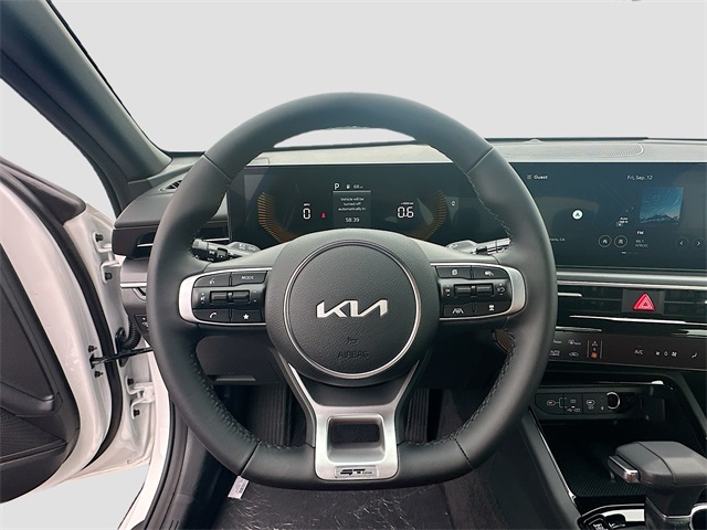 2026 Kia K5 GT-Line photo 11