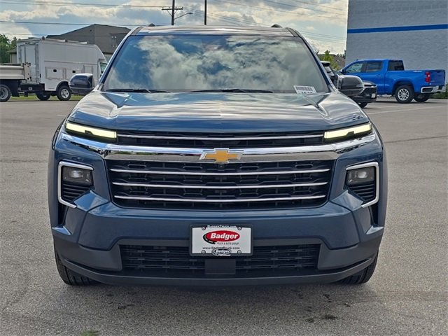 2026 Chevrolet Traverse photo 2
