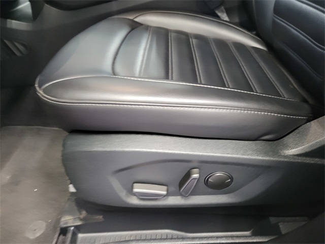 2022 Ford Edge SEL photo 16