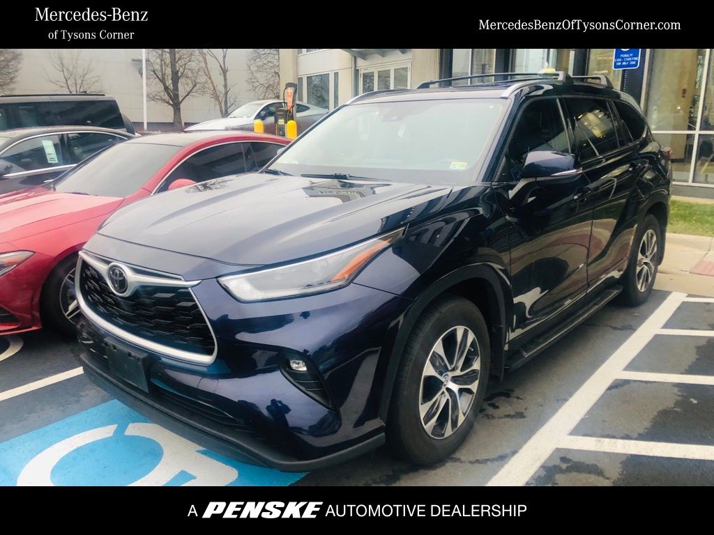 2021 Toyota Highlander XLE's photo