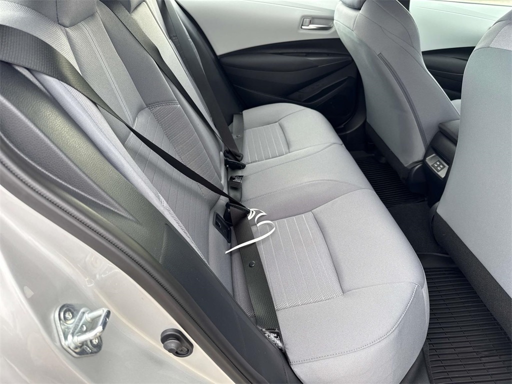 2026 Toyota Corolla SE photo 7