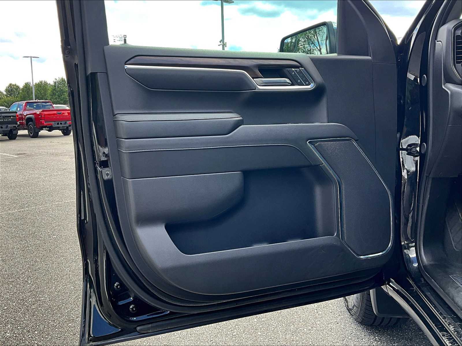 2024 Gmc Sierra 1500 SLT photo 9