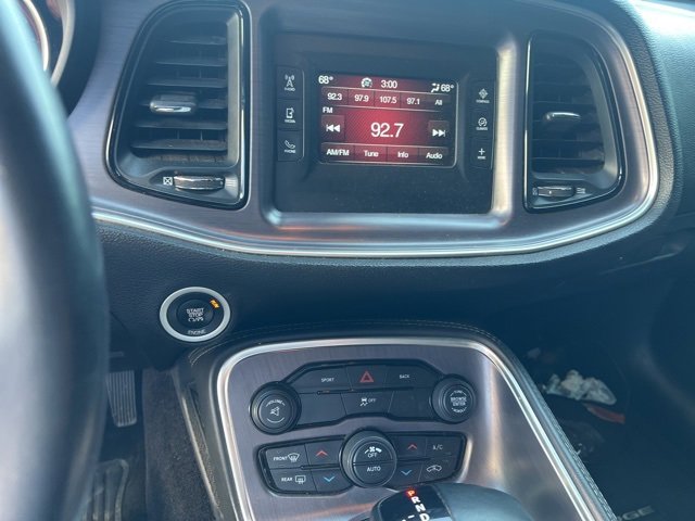 2016 Dodge Challenger SXT photo 5