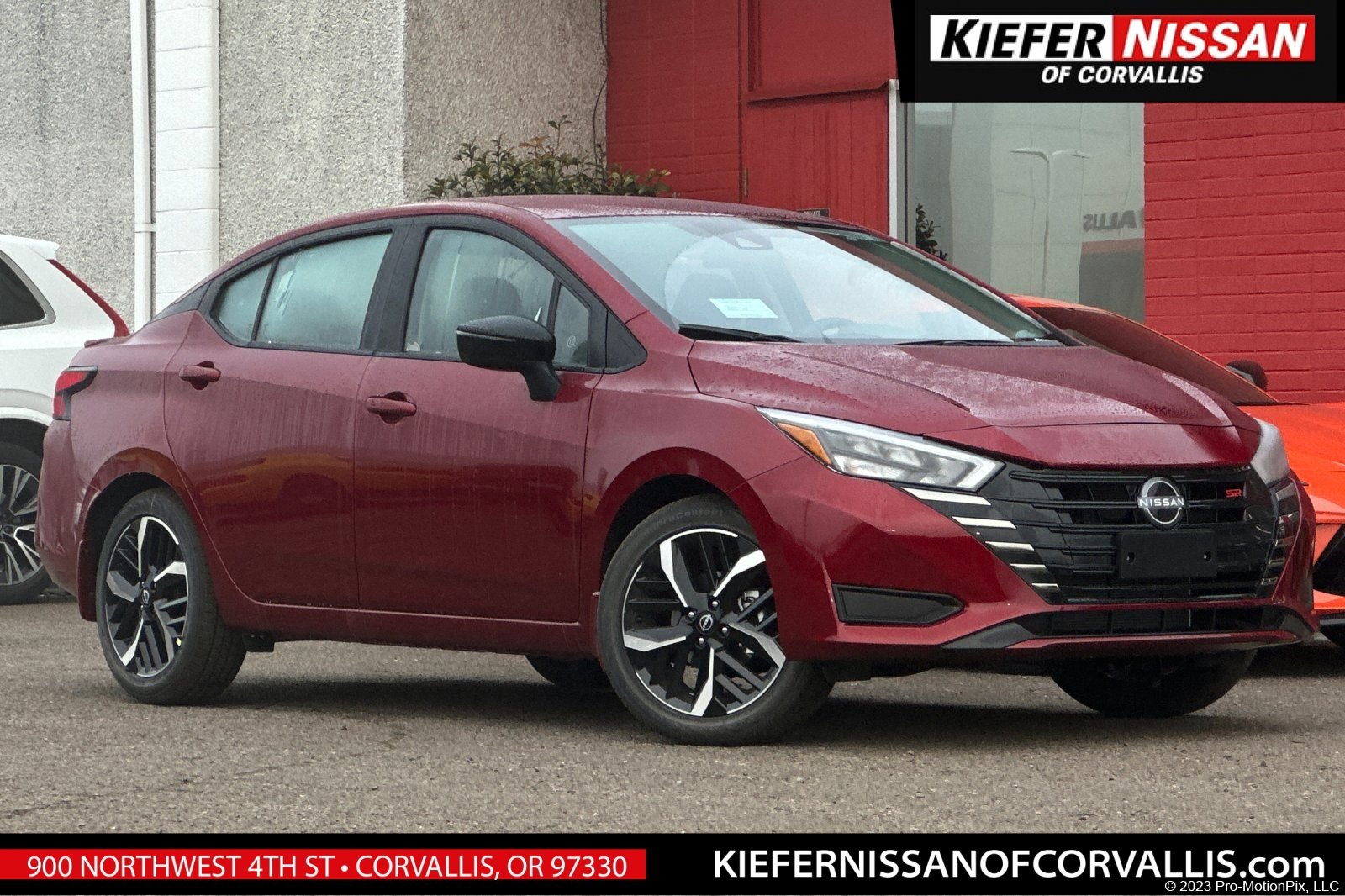 2025 Nissan Versa SR's photo