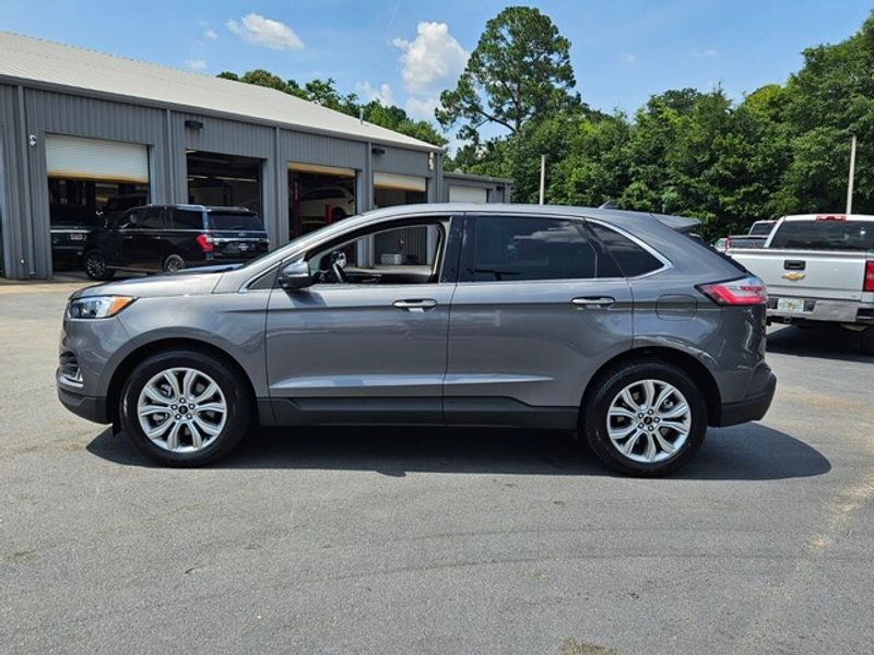 2024 Ford Edge Titanium photo 4