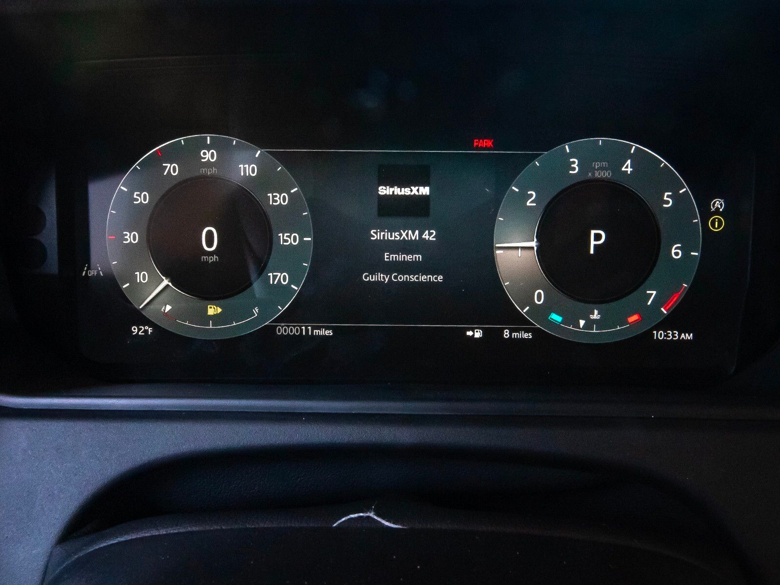 2026 Land Rover Range Rover Velar SE photo 9