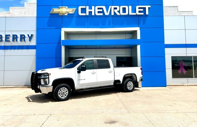 Used 2022 Summit White Chevrolet LT image 1