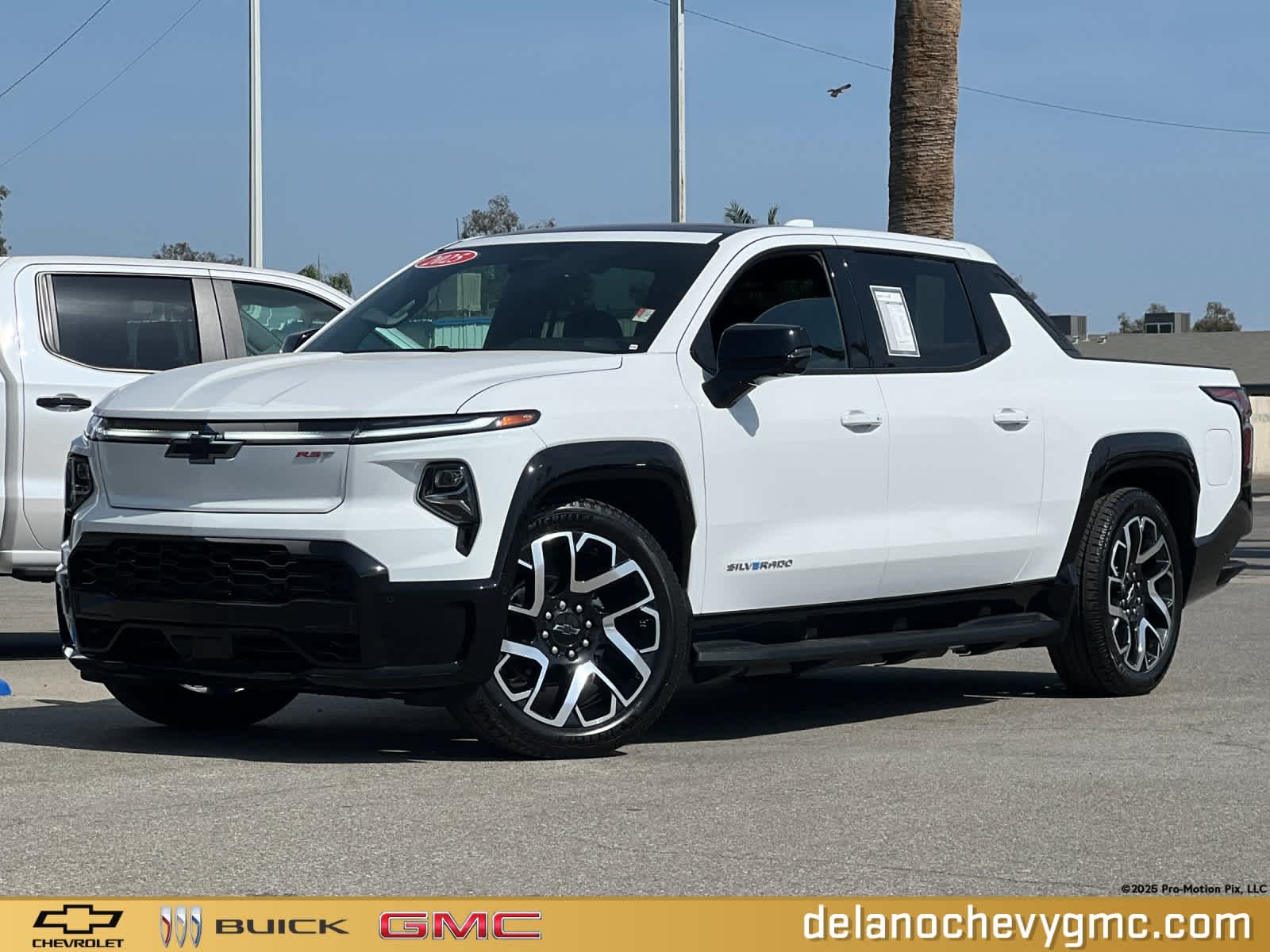 2025 Chevrolet Silverado EV RST's photo