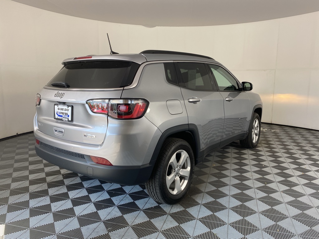 2021 Jeep Compass Latitude photo 3