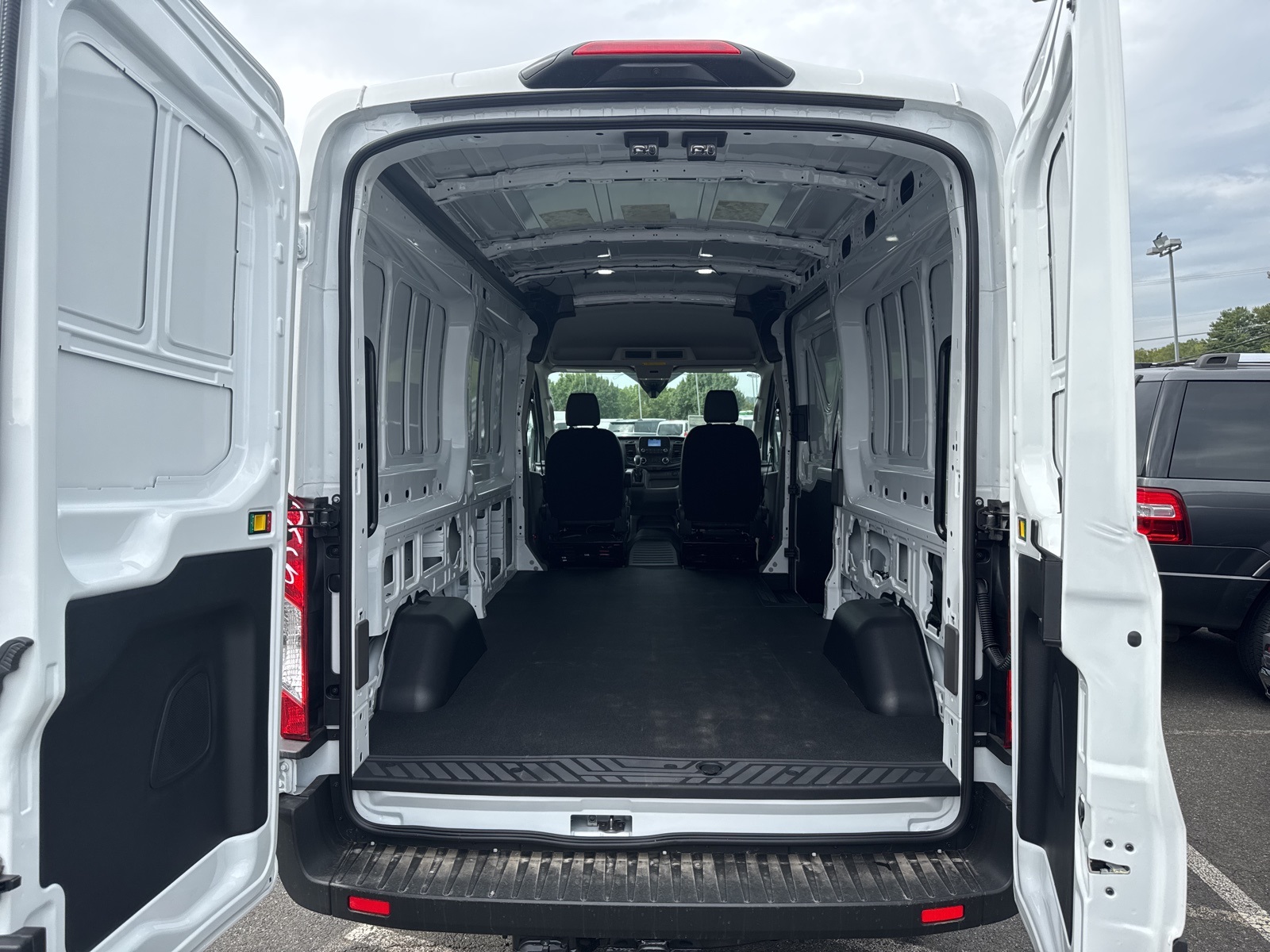 2025 Ford Transit photo 9