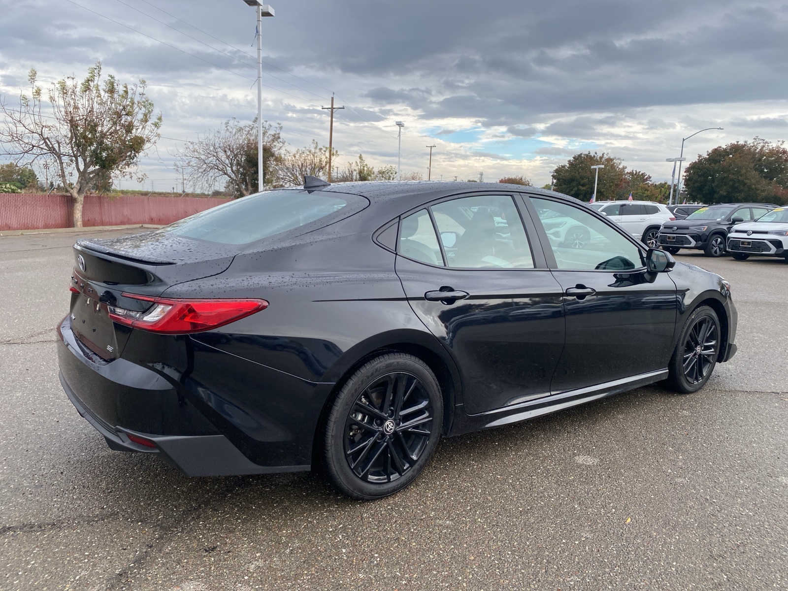 2025 Toyota Camry SE photo 4