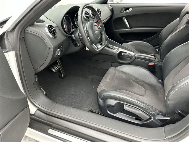 2010 Audi TTS photo 3