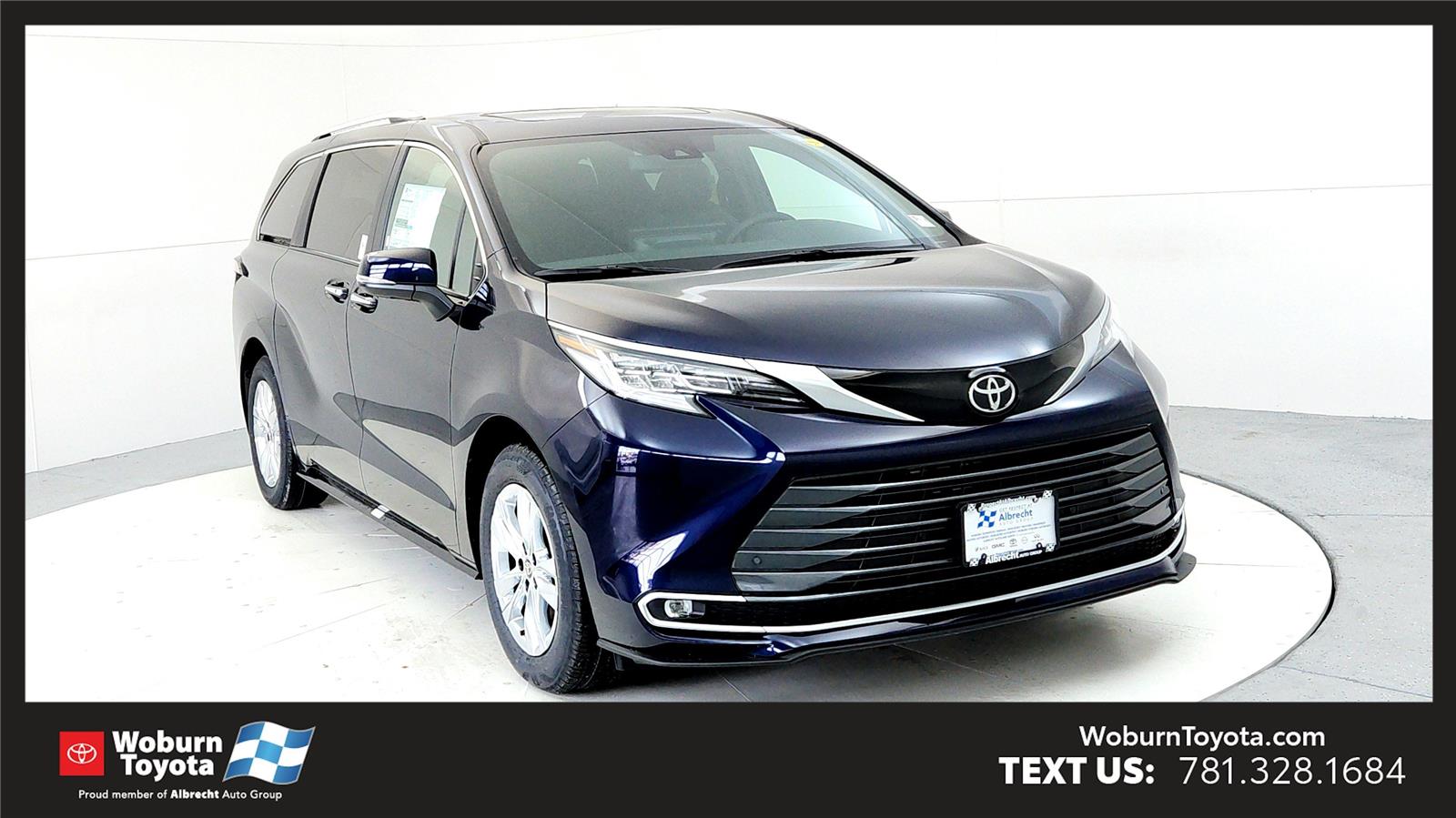 2026 Toyota Sienna Limited's photo