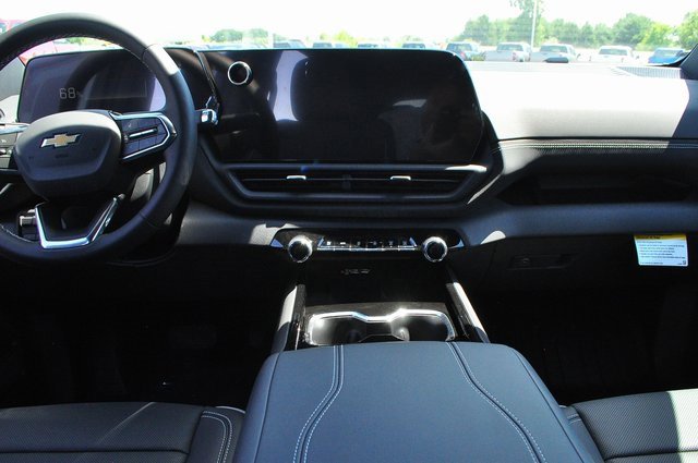 2025 Chevrolet Silverado EV LT photo 13