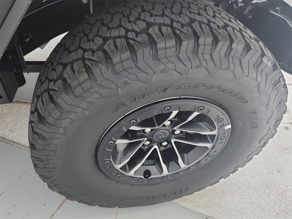 2025 Jeep Wrangler Willys photo 29