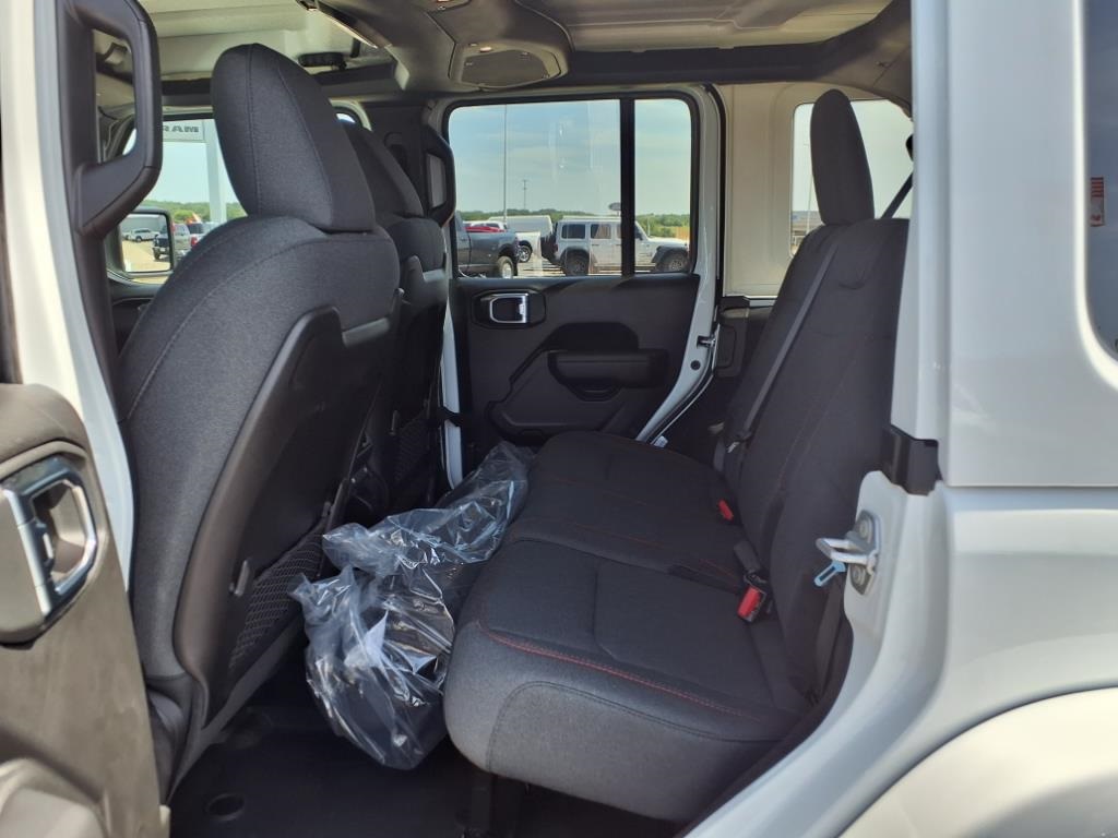 2025 Jeep Wrangler Rubicon photo 13
