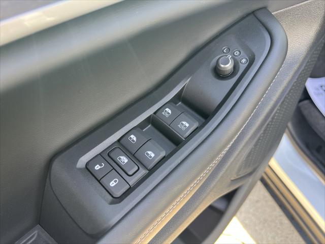 2025 Jeep Grand Cherokee Limited photo 6