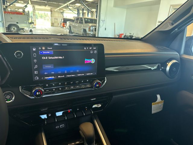 2025 Chevrolet Colorado Z71 photo 15