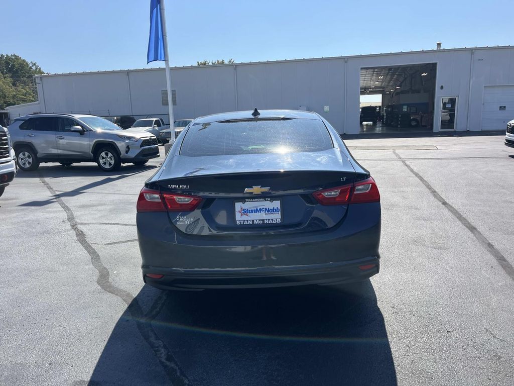 2016 Chevrolet Malibu 1LT photo 6