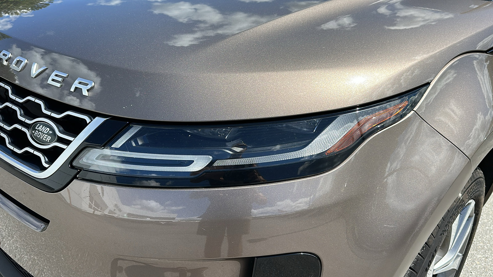 2020 Land Rover Range Rover Evoque SE photo 9