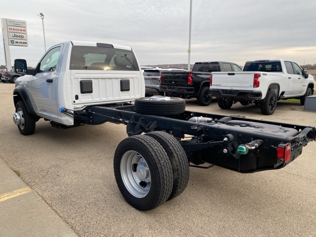 2025 Ram 5500 photo 4