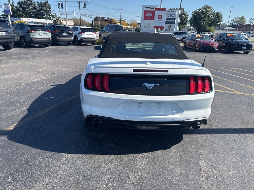 2022 Ford Mustang EcoBoost Premium photo 5