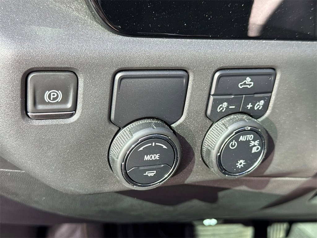 2023 Chevrolet Silverado 1500 LT photo 6