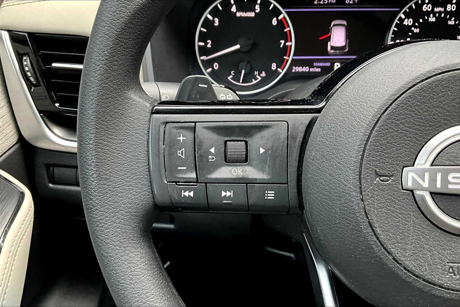 2023 Nissan Rogue SV photo 19