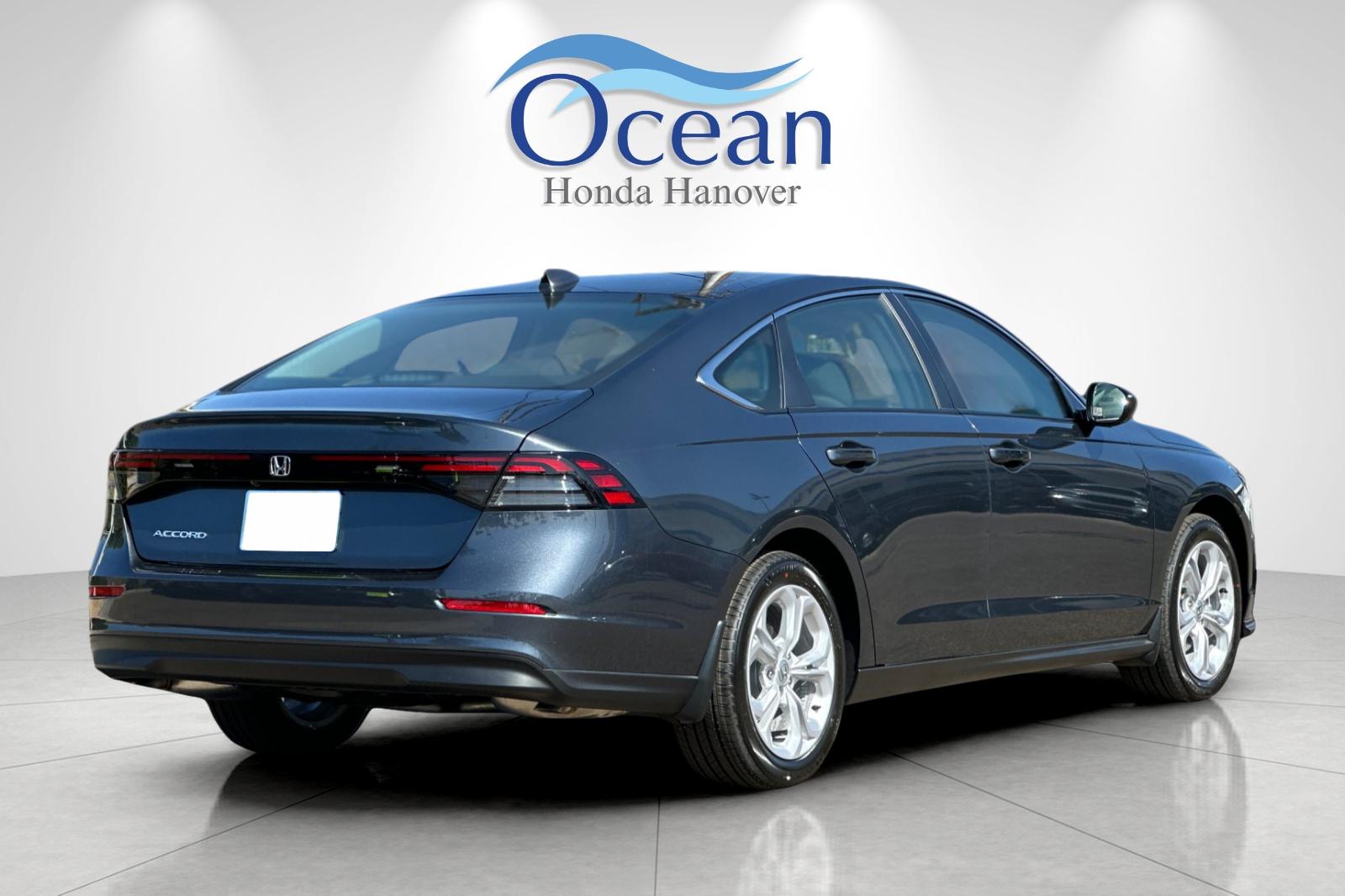 2025 Honda Accord LX photo 4