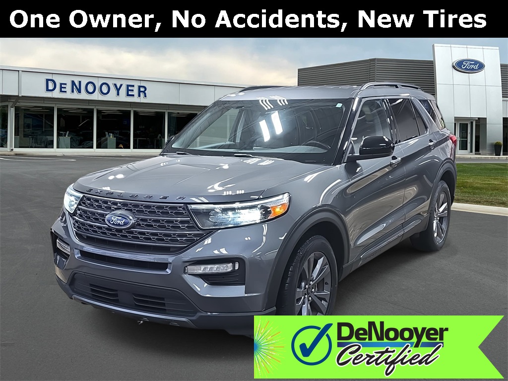 2023 Ford Explorer XLT's photo