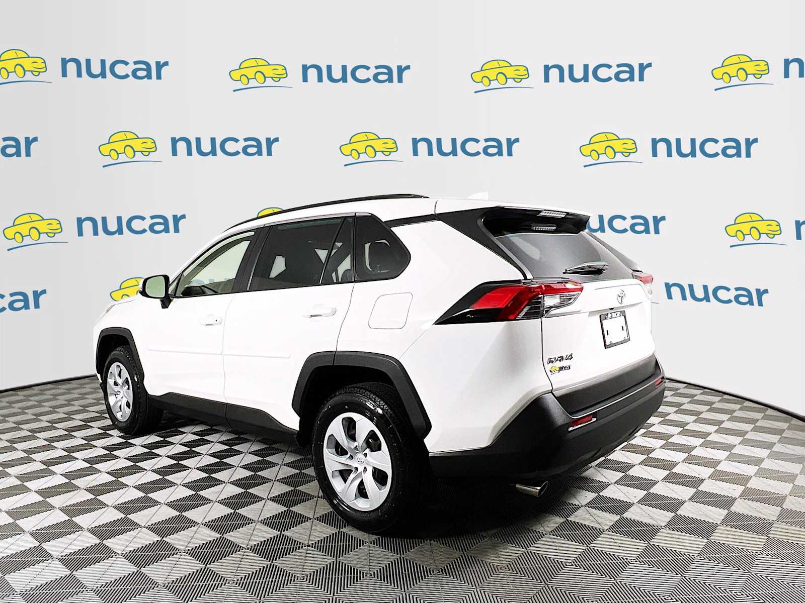 2019 Toyota RAV4 LE photo 2