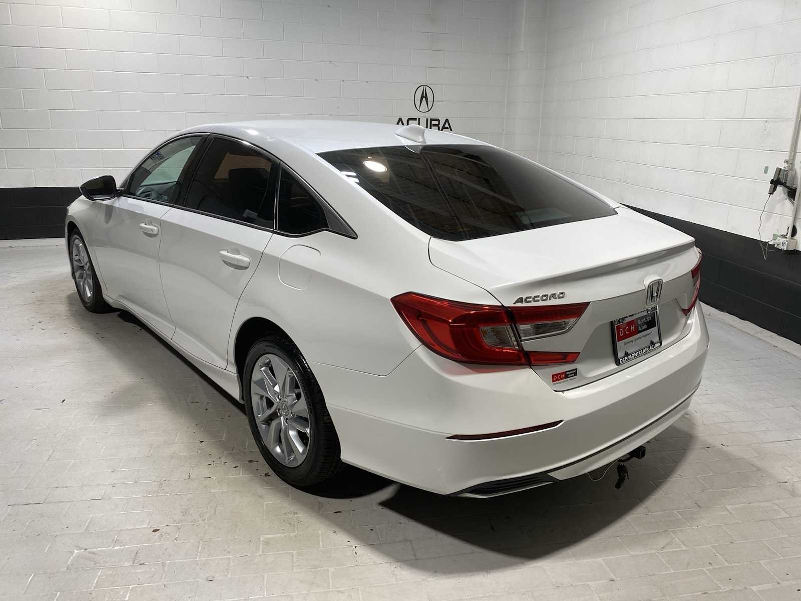 2018 Honda Accord LX 1.5T photo 4