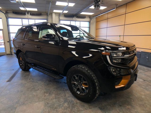2025 Ford Expedition Tremor's photo
