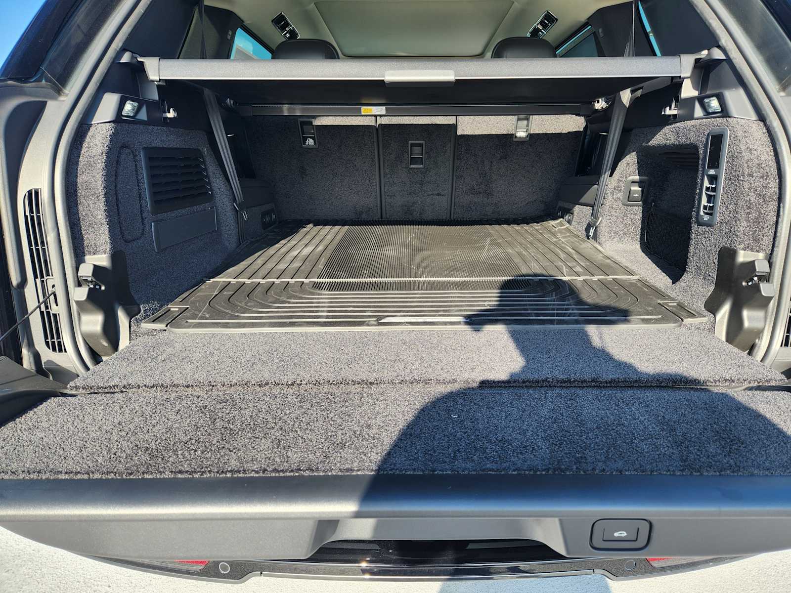 2025 Land Rover Range Rover SE photo 28