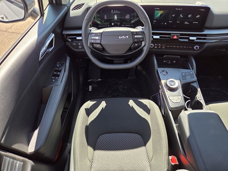 2026 Kia Sportage Hybrid S photo 8