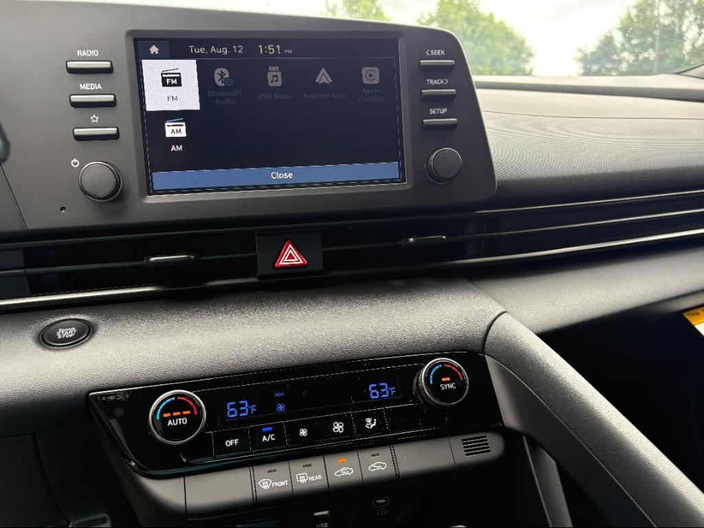 2025 Hyundai Elantra SEL Sport photo 4