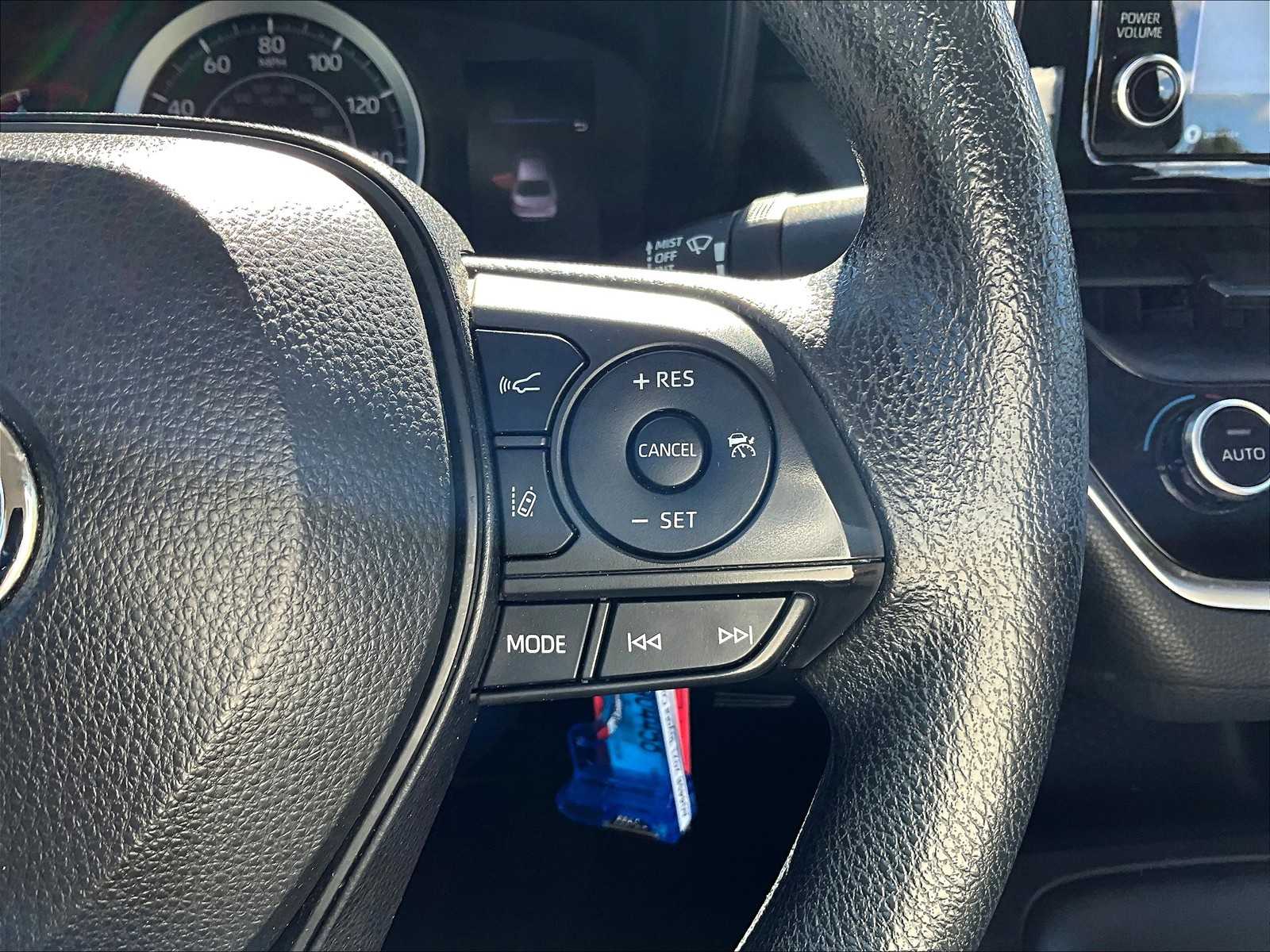 2021 Toyota Corolla LE photo 23