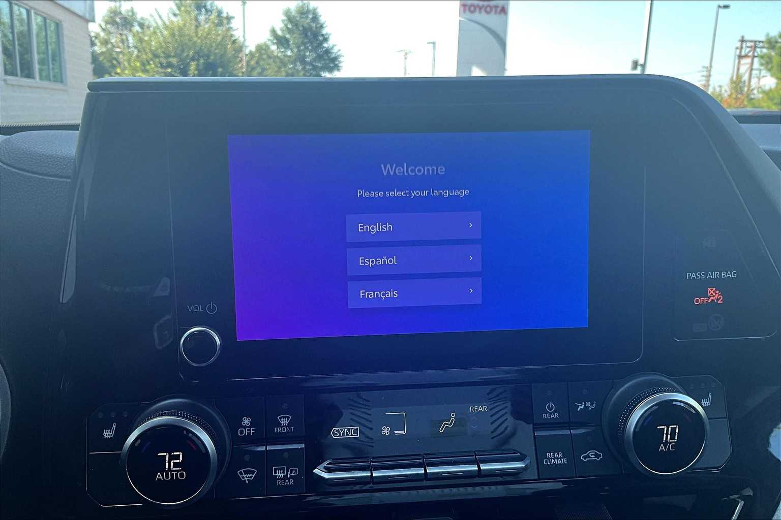 2024 Toyota Highlander XLE photo 32