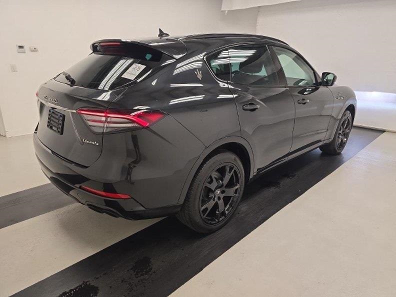 2022 Maserati Levante GT photo 2