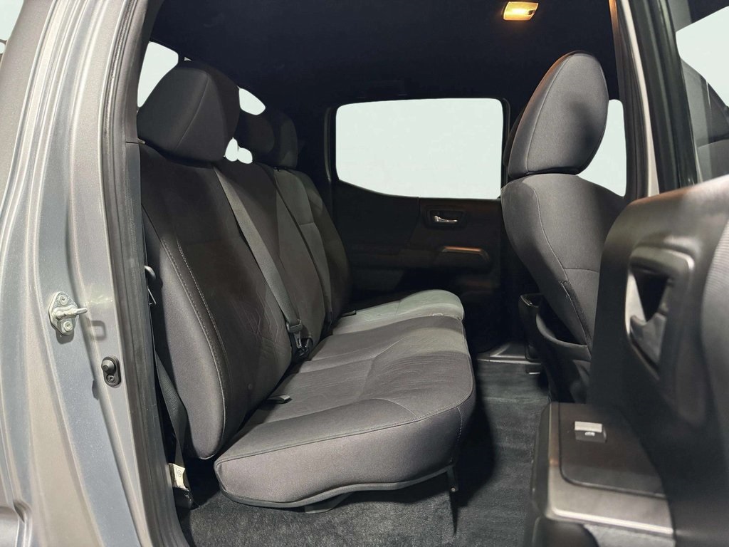2019 Toyota Tacoma SR5 photo 23