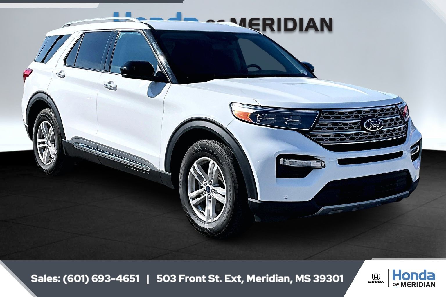 2023 Ford Explorer Limited's photo