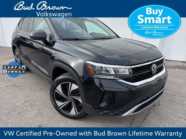 2023 Volkswagen Taos SE's photo