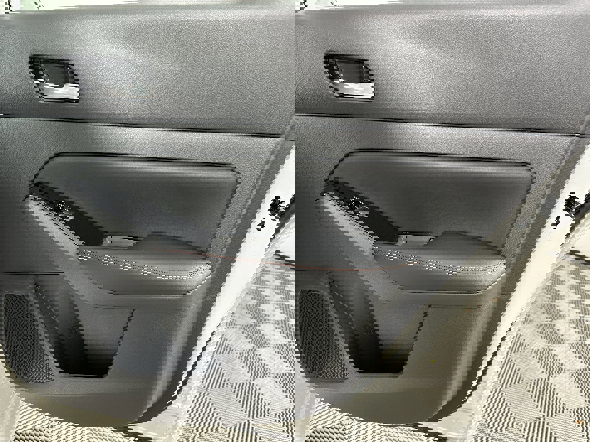 2025 Nissan Altima SR photo 30