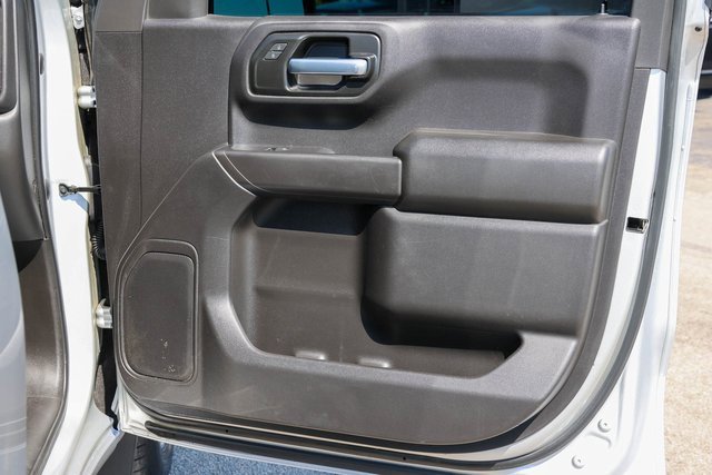 Used 2021 Silver Ice Metallic Chevrolet Custom image 12