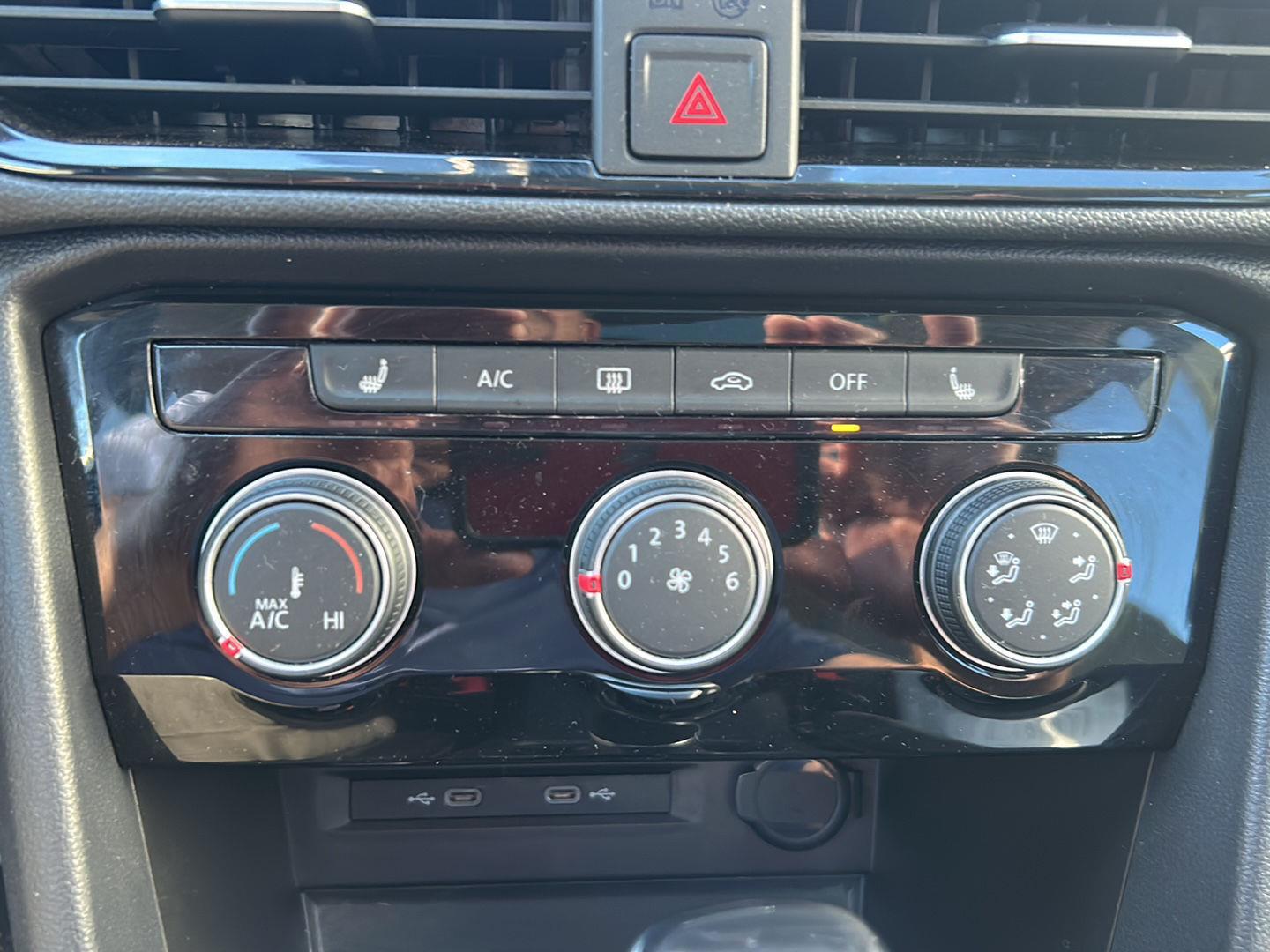 2023 Volkswagen Taos SE photo 16