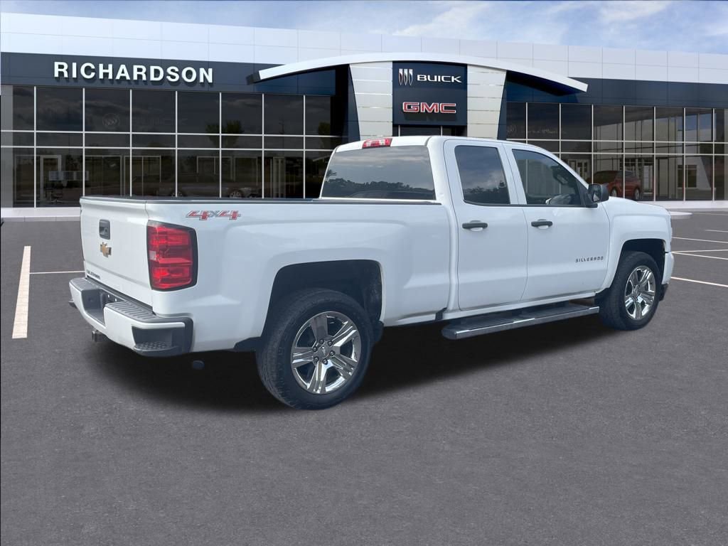 2018 Chevrolet Silverado 1500 Custom photo 5