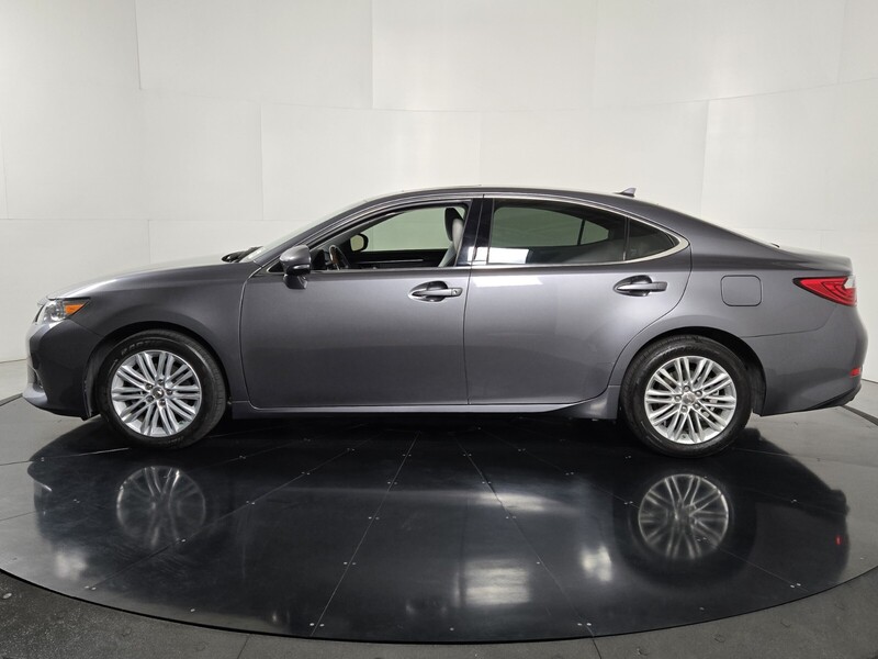 2013 Lexus ES 350 photo 2