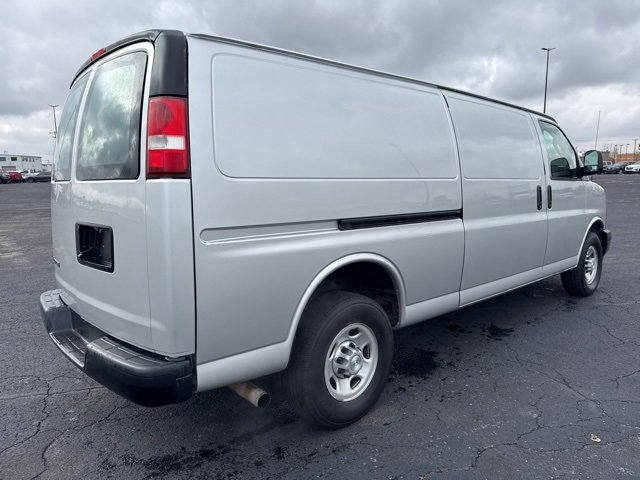 2017 Chevrolet Express Cargo 3500 Work Van photo 4
