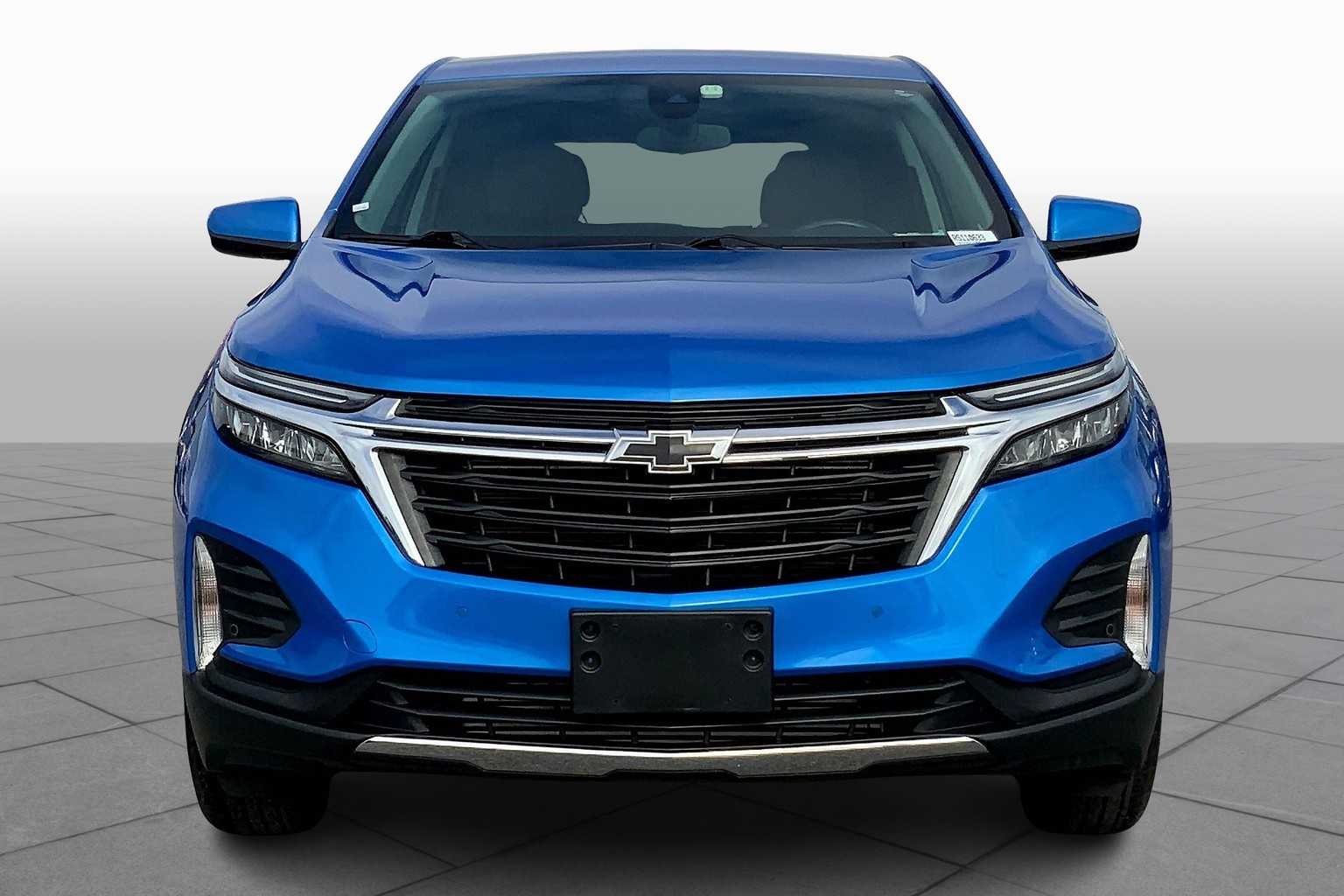 2024 Chevrolet Equinox LT photo 3